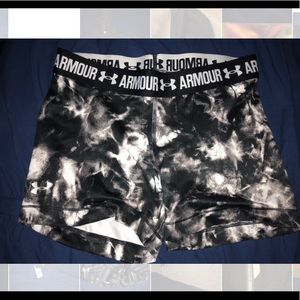 Underarmour spandex shorts